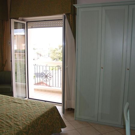 Hotel Residence Veliero リッチョーネ エクステリア 写真